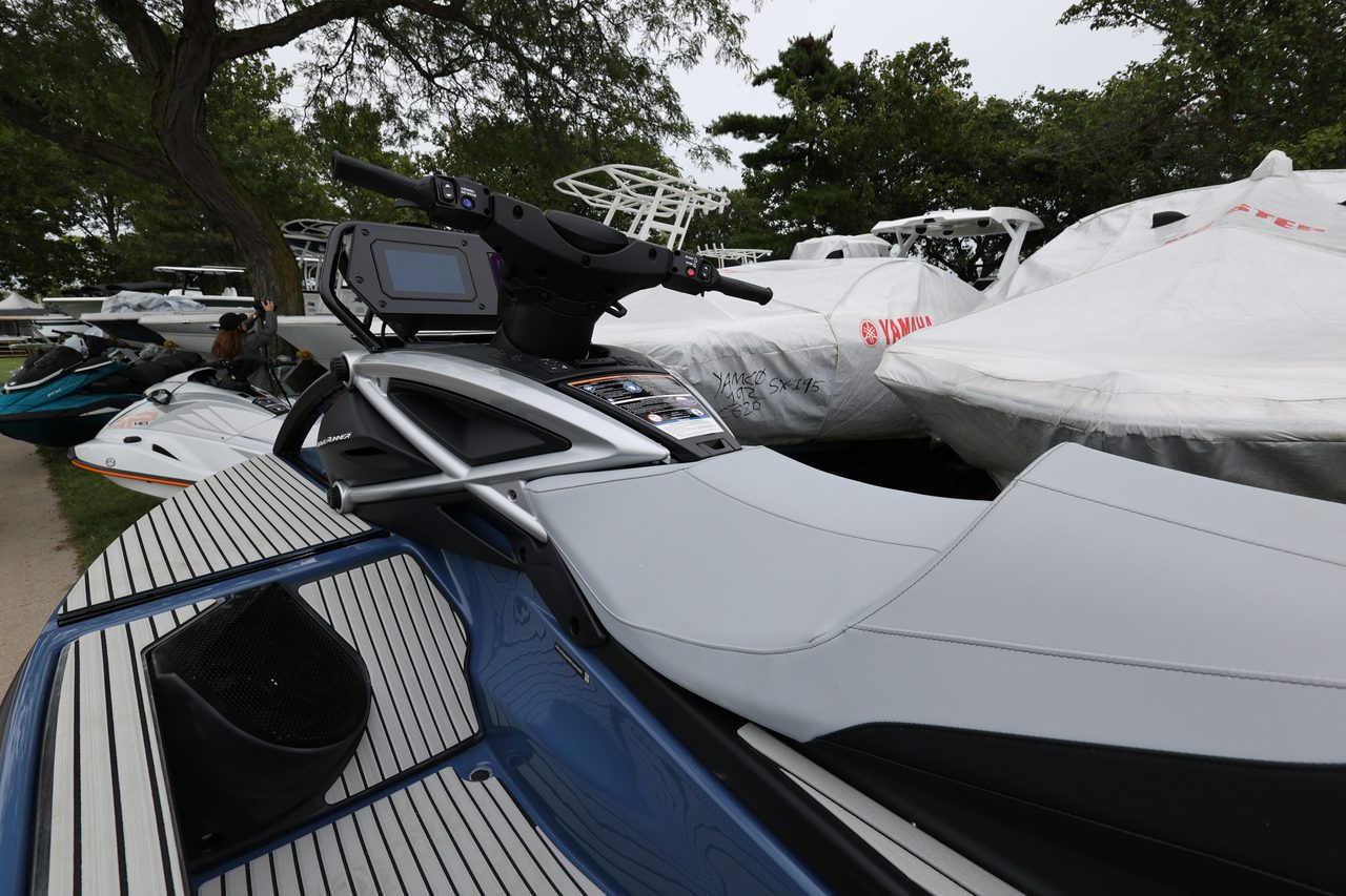 Slide: The Image of Yamaha CrossWave - 8