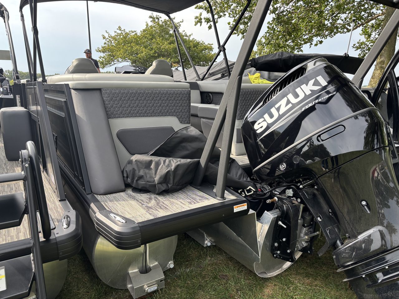 Slide: The Image of Viaggio Largo Z24U TriToon 2026 - 1