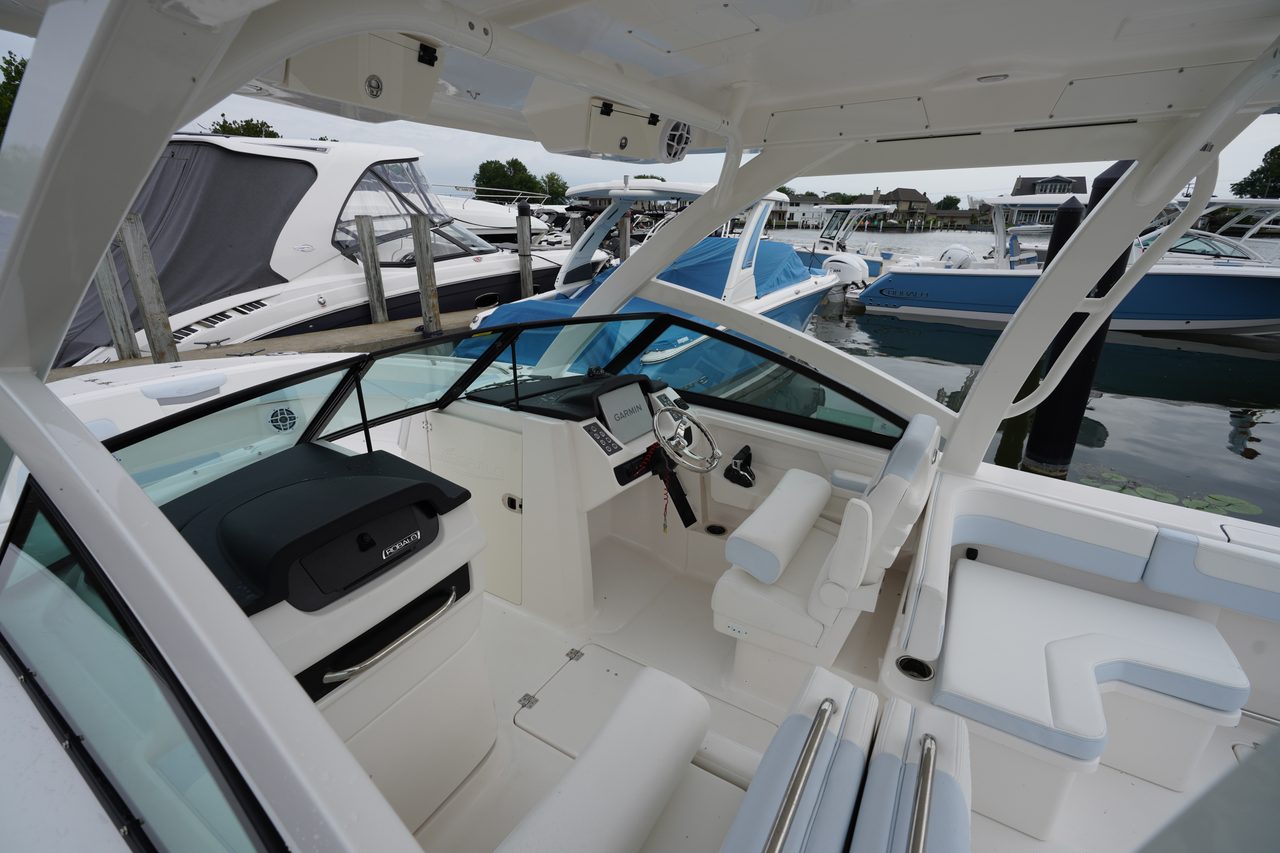 Slide: The Image of Robalo R277 Dual Console 2026 - 30