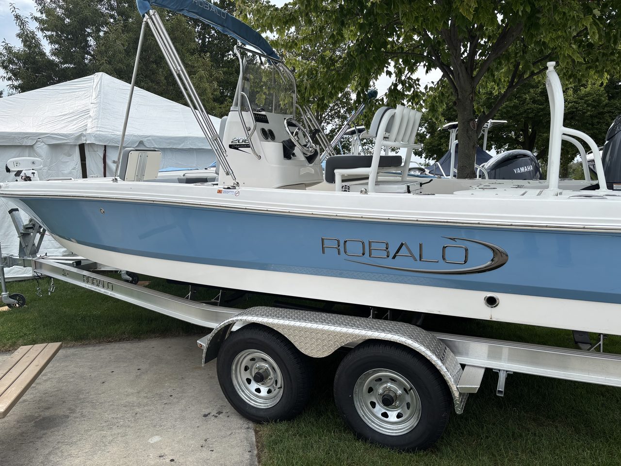 Slide: The Image of Robalo 206 Cayman - 1