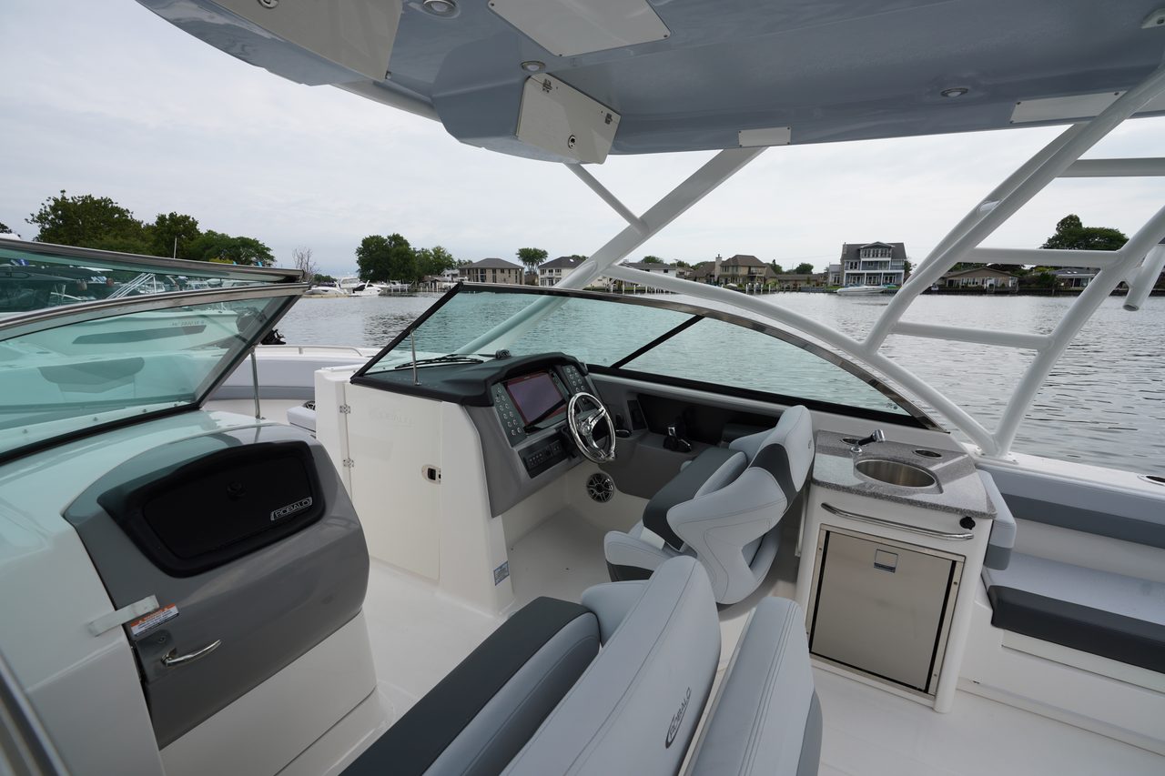 Slide: The Image of Robalo R317 Dual Console 2025 - 19