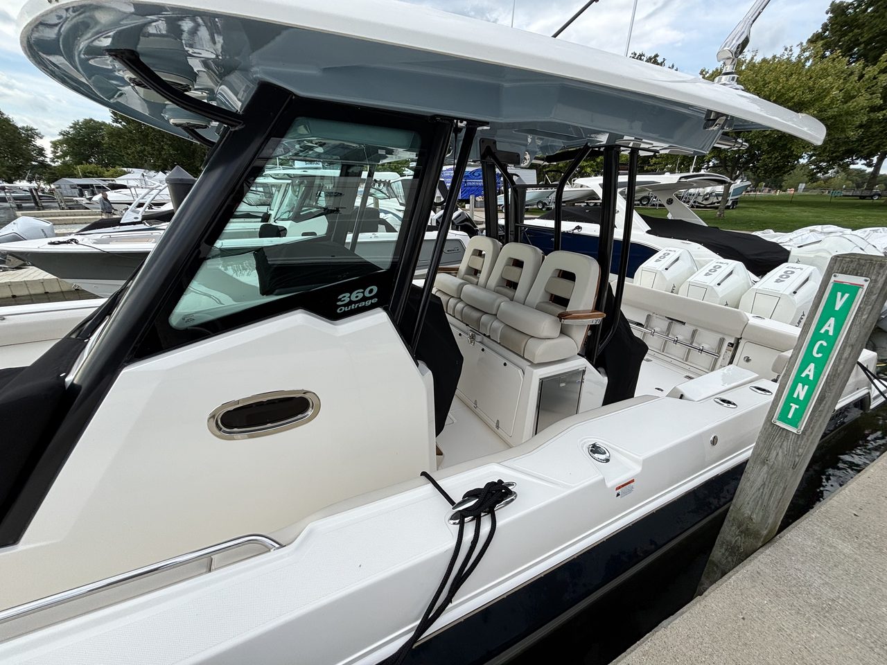 Slide: The Image of Boston Whaler 360 Outrage 2025 - 33