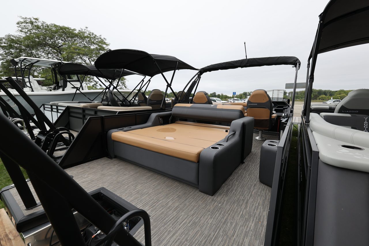 Slide: The Image of Viaggio Lago X24S TriToon 2027 - 4