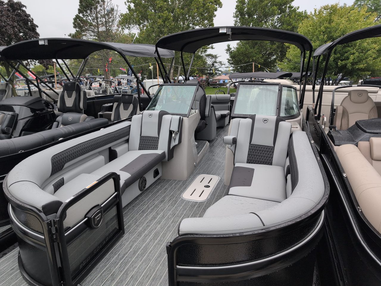 Slide: The Image of Premier 250 Solaris Sport 2026 - 21
