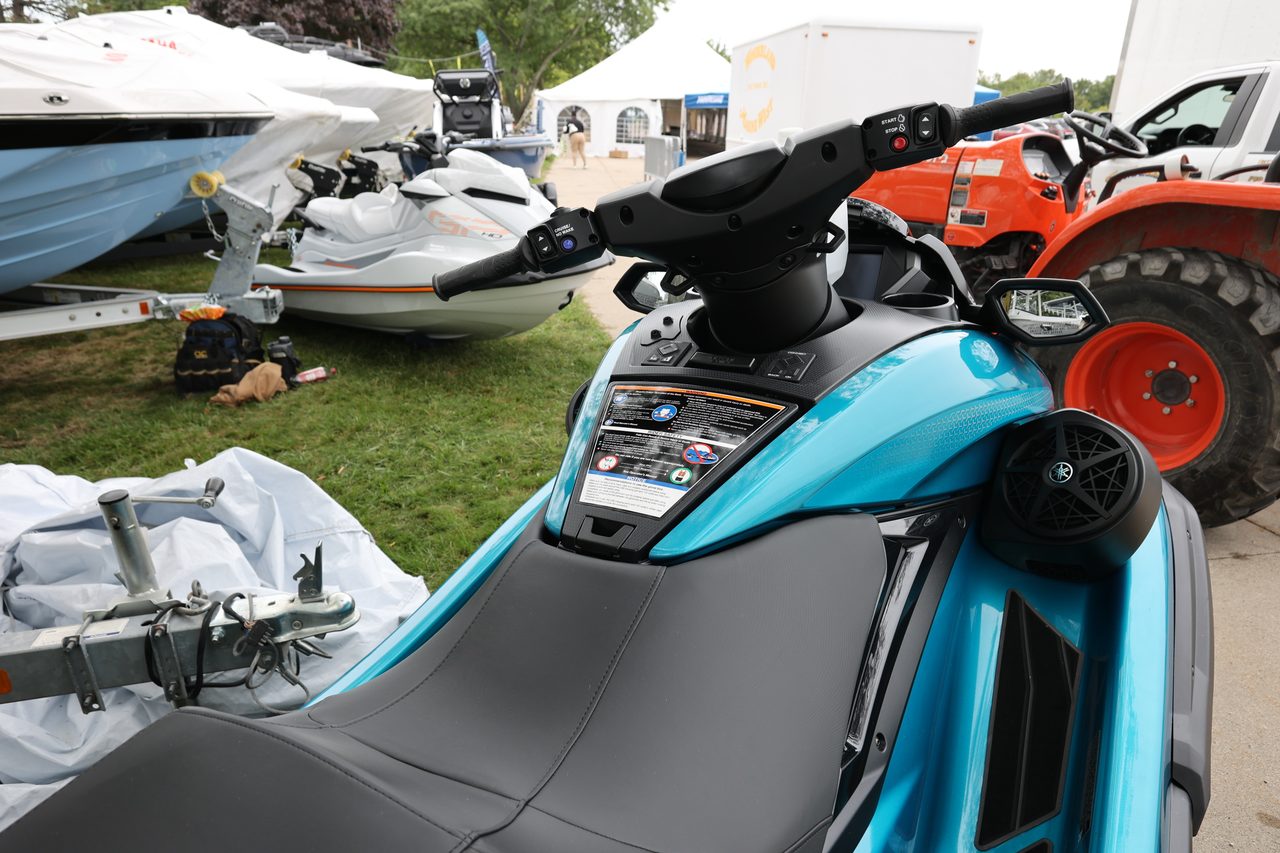 Slide: The Image of Yamaha FX Cruiser SVHO 2027 - 33