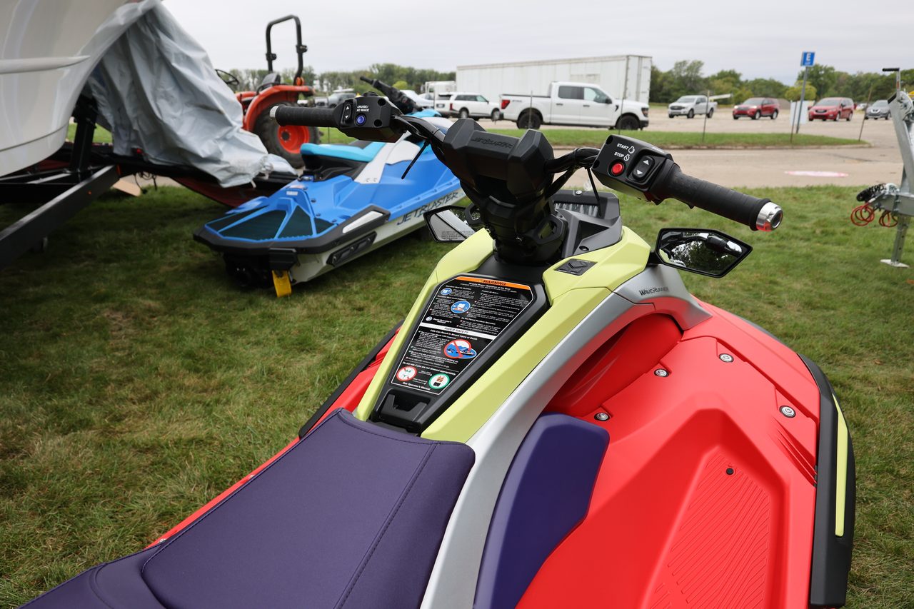 Slide: The Image of Yamaha Waverunner Jetblaster PRO (3 UP) 2026 - 3