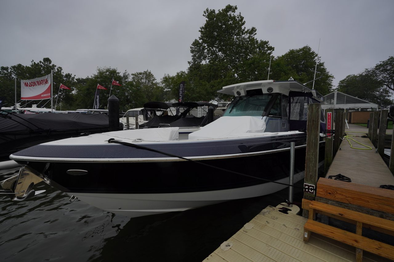Slide: The Image of Formula 387 Center Console Fish 2025 - 100