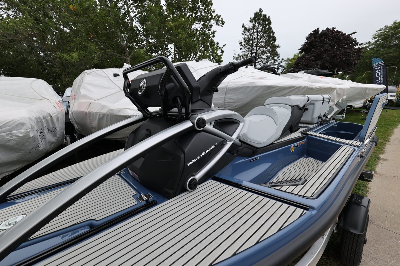 Slide: The Image of Yamaha CrossWave - 7