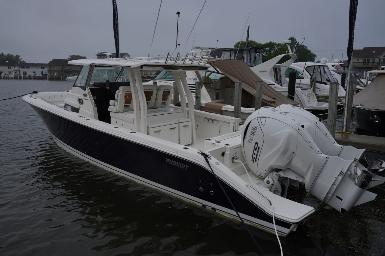 Slide: The Image of Pursuit S 358 Sport 2027 - 16