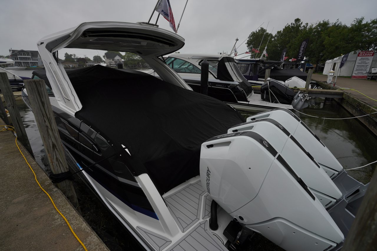 Slide: The Image of Formula 360 Crossover Bowrider I/O 2027 - 88