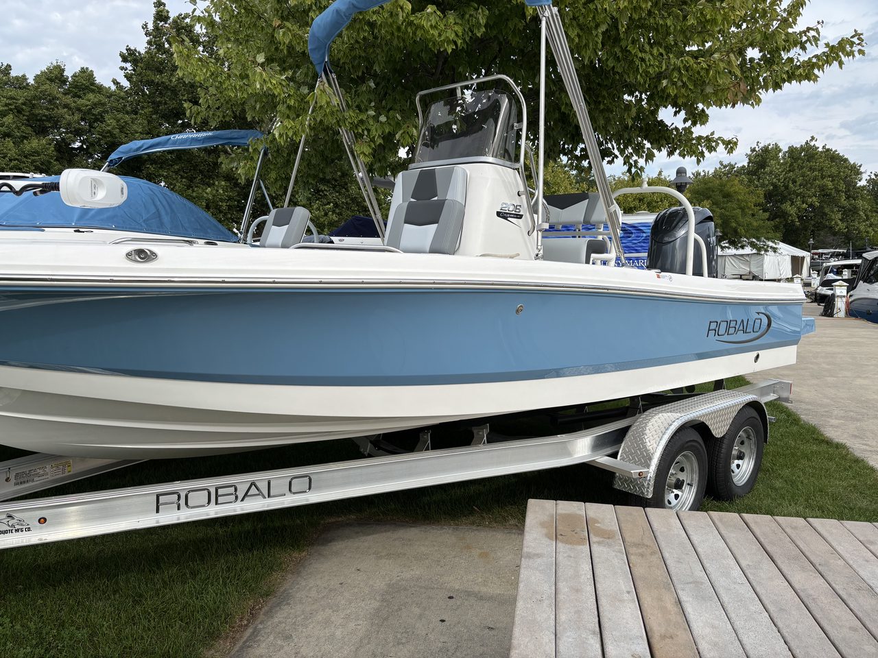 Slide: The Image of Robalo 206 Cayman - 2