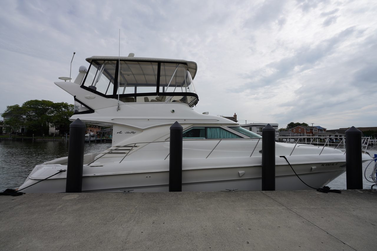 Slide: The Image of Sea Ray 400 Sedan Bridge 2000 - 54