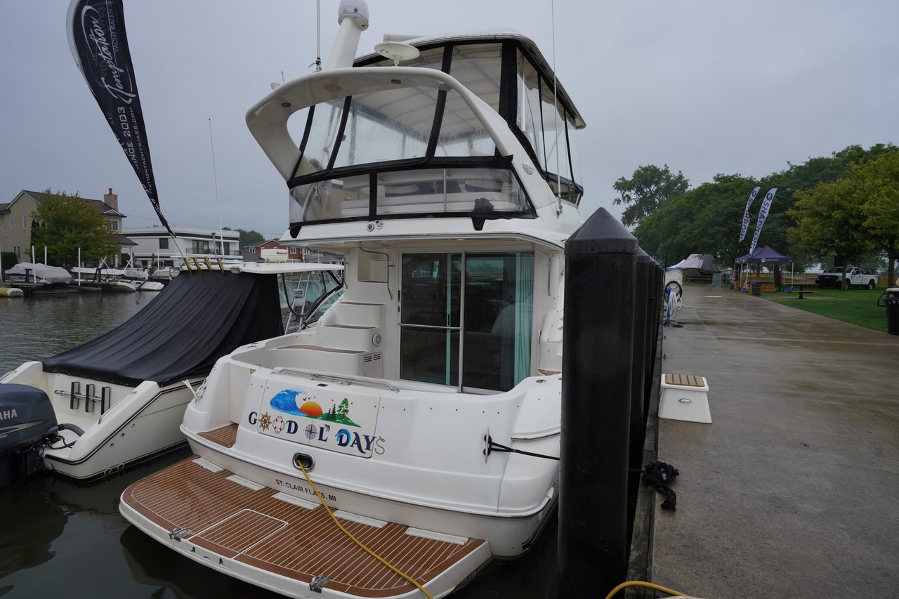 Slide: The Image of Sea Ray 400 Sedan Bridge 2000 - 57