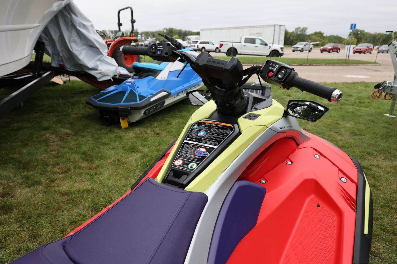 Slide: The Image of Yamaha Waverunner Jetblaster PRO (3 UP) 2026 - 8