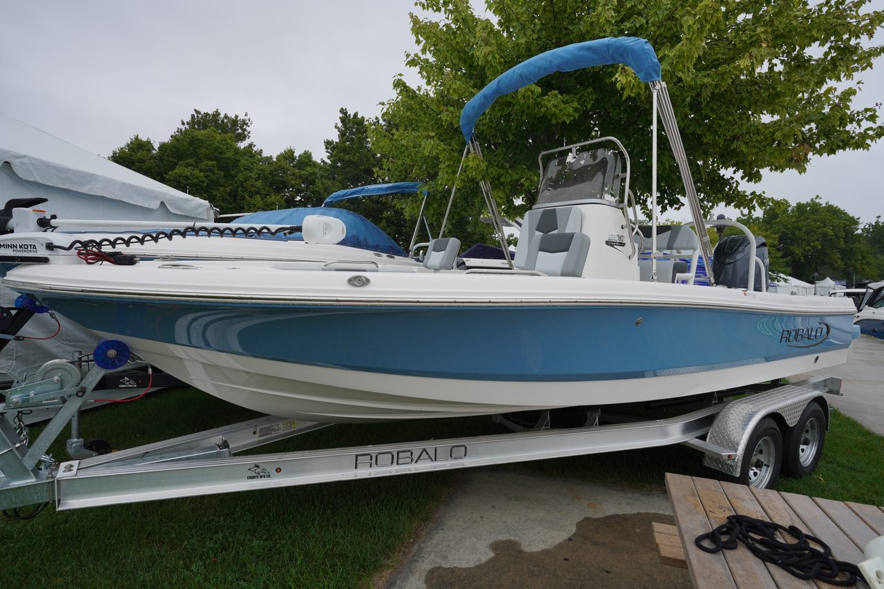 Slide: The Image of Robalo 206 - 1