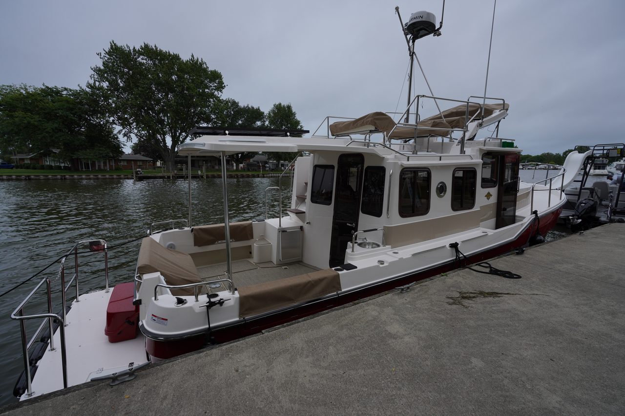 Slide: The Image of Ranger Tugs R31S - 5
