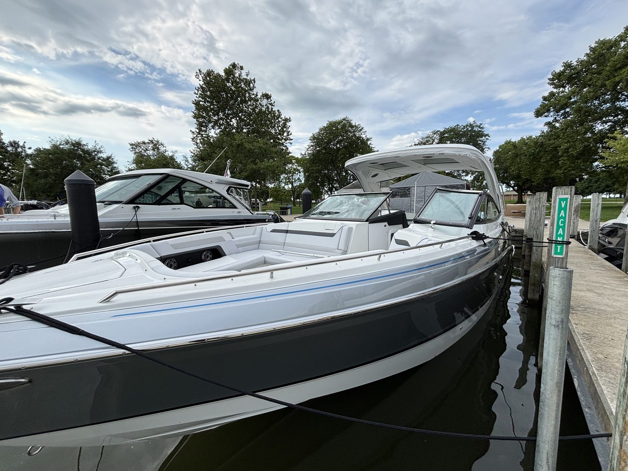 Slide: The Image of Formula 387 Center Console Fish 2025 - 96