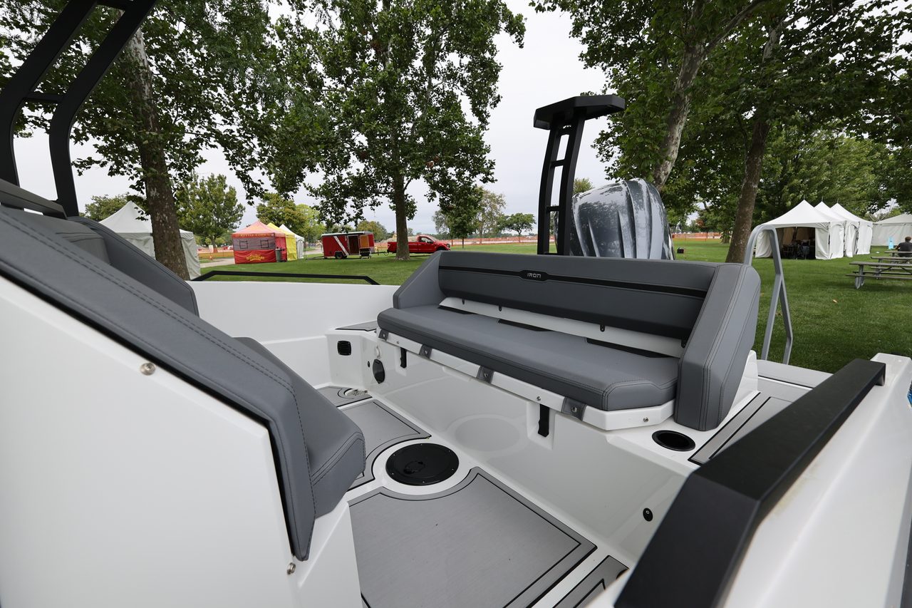 Slide: The Image of IRON 767 T-Top - 6