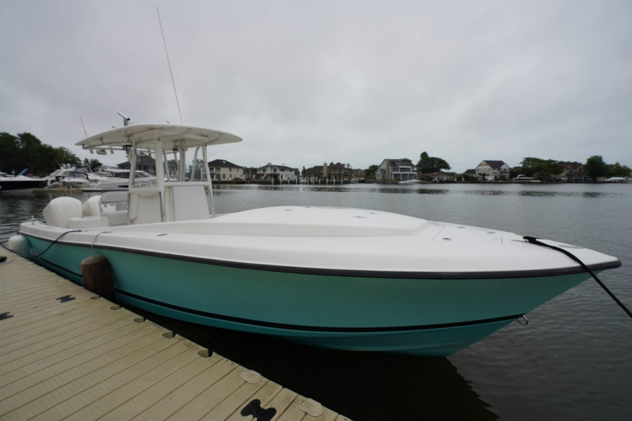 Slide: The Image of Contender 28T - 2
