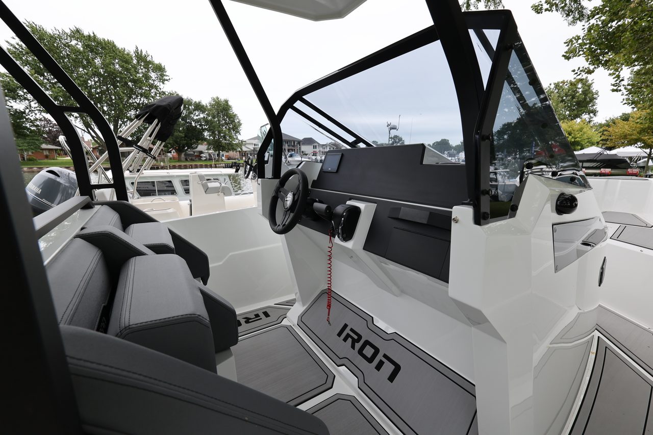 Slide: The Image of IRON 767 T-Top - 5