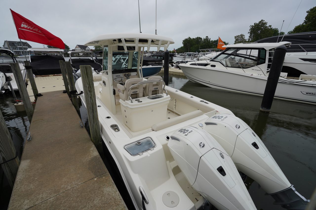 Slide: The Image of Boston Whaler 250 Outrage 2025 - 46