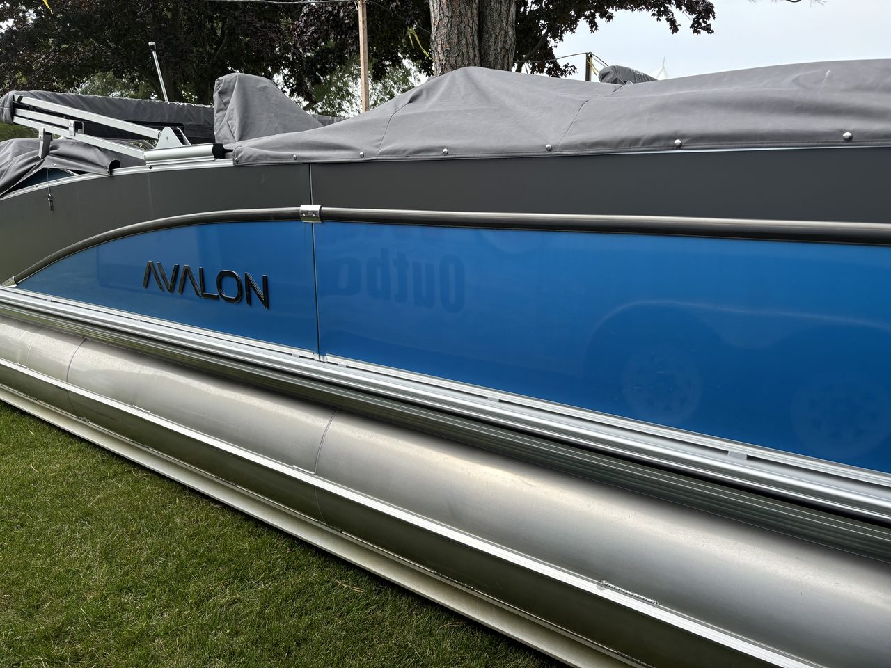 Slide: The Image of Avalon 2185 25 Aura QL Rental #6 2025 - 6