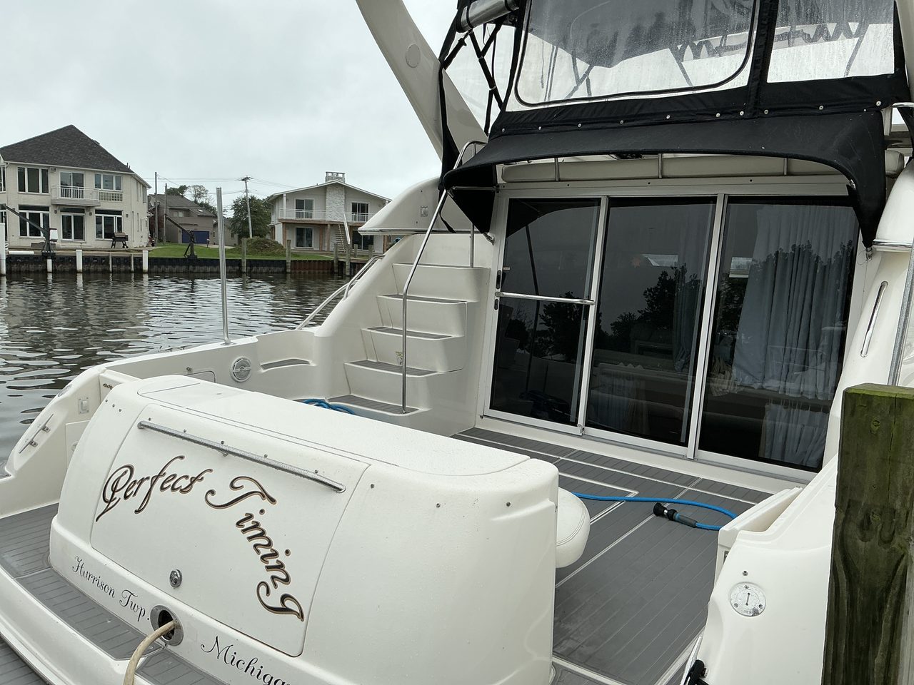 Slide: The Image of Sea Ray Sundancer 450 - 2