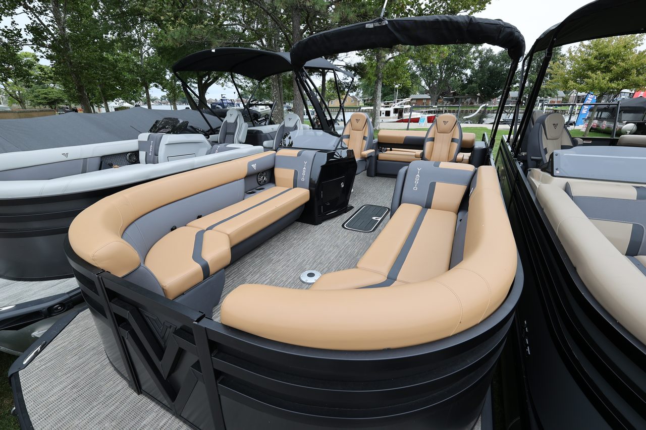 Slide: The Image of Viaggio Lago X24S TriToon 2027 - 6