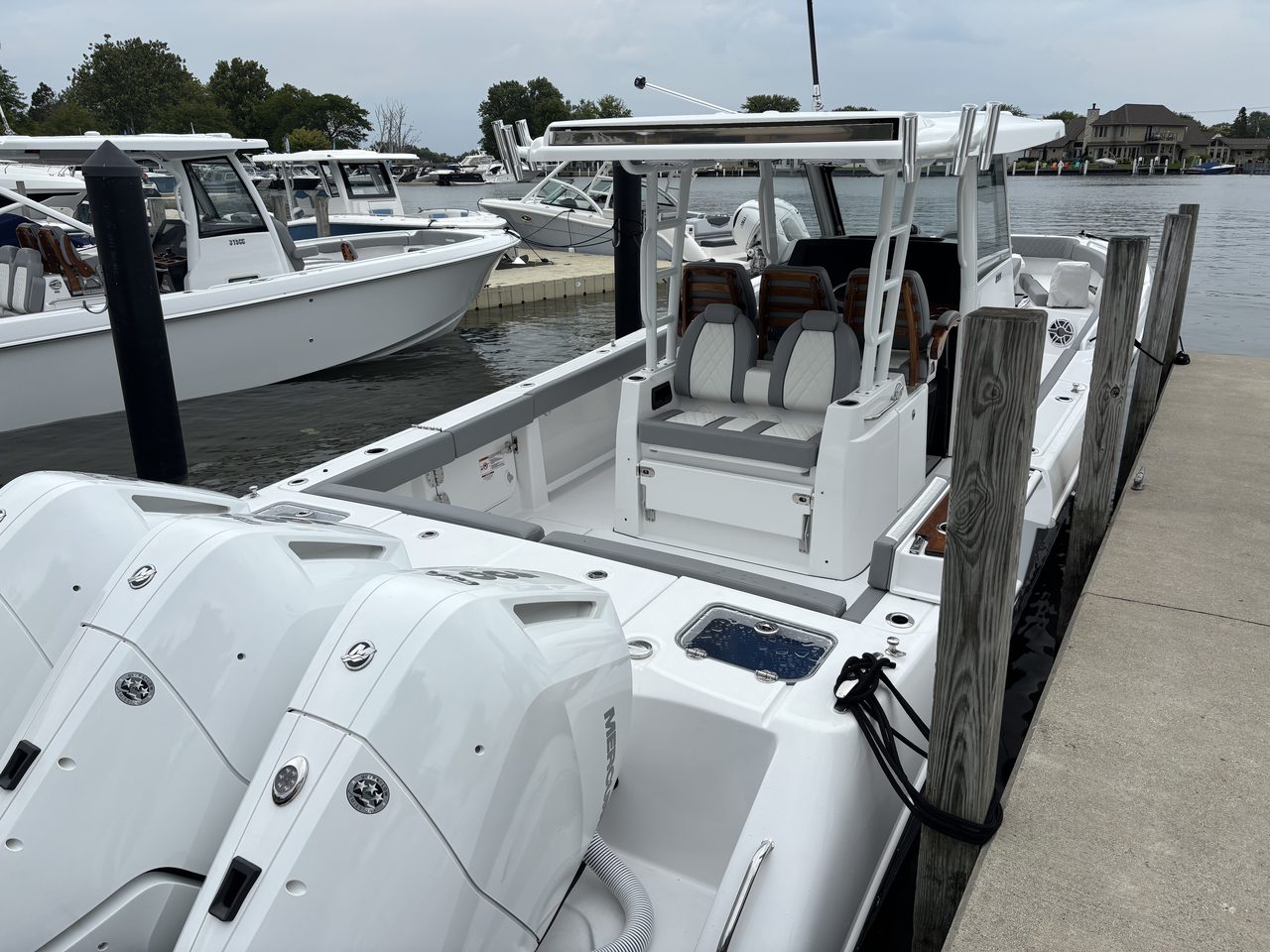 Slide: The Image of Everglades 375 Center Console 2025 - 25