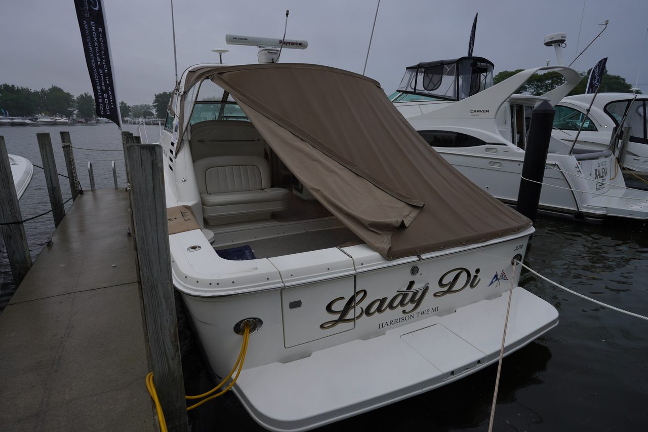 Slide: The Image of Sea Ray 330 Express Cruiser 1997 - 4