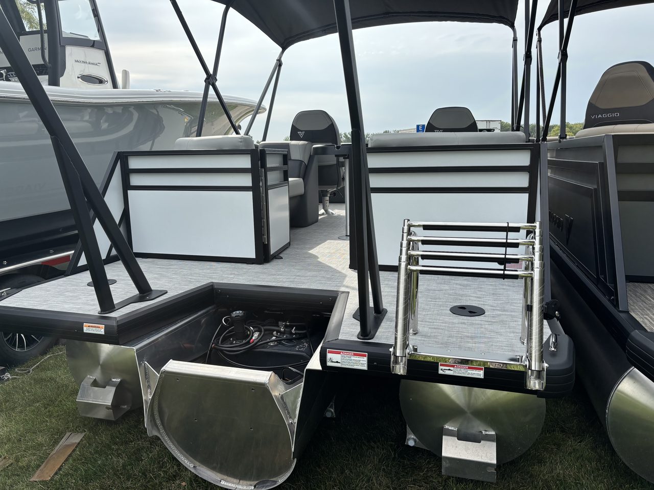 Slide: The Image of Viaggio Lago V22U TriToon 2027 - 1