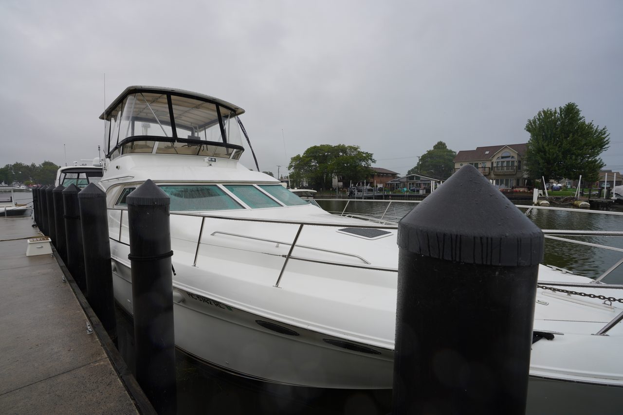 Slide: The Image of Sea Ray 400 Sedan Bridge 2000 - 53