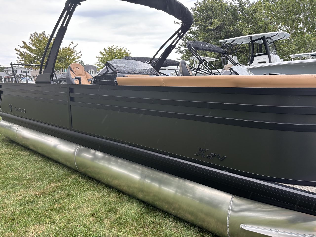 Slide: The Image of Viaggio Lago X24S TriToon 2027 - 3