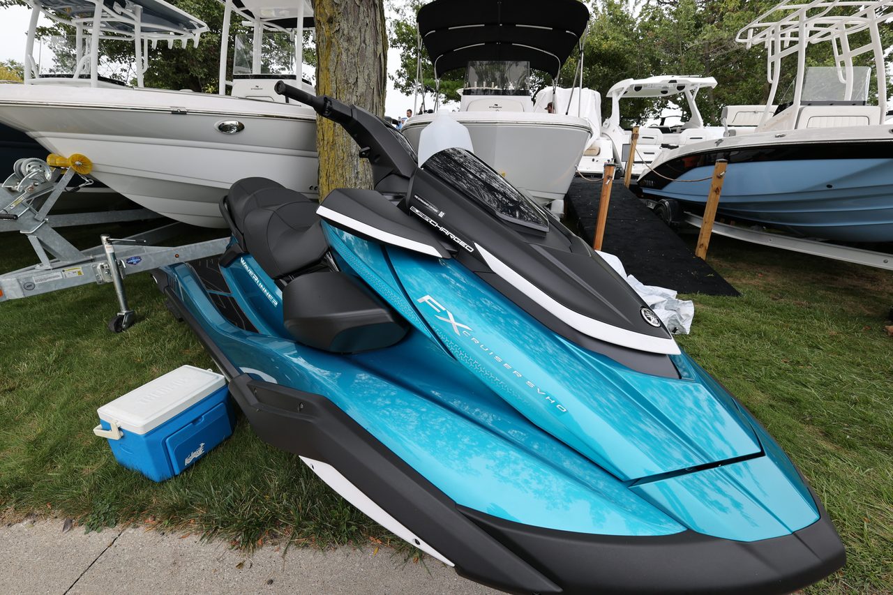 Slide: The Image of Yamaha FX Cruiser SVHO 2027 - 30