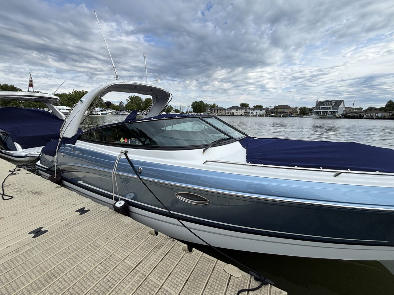 Slide: The Image of Formula 330 Crossover Bowrider I/O 2027 - 68