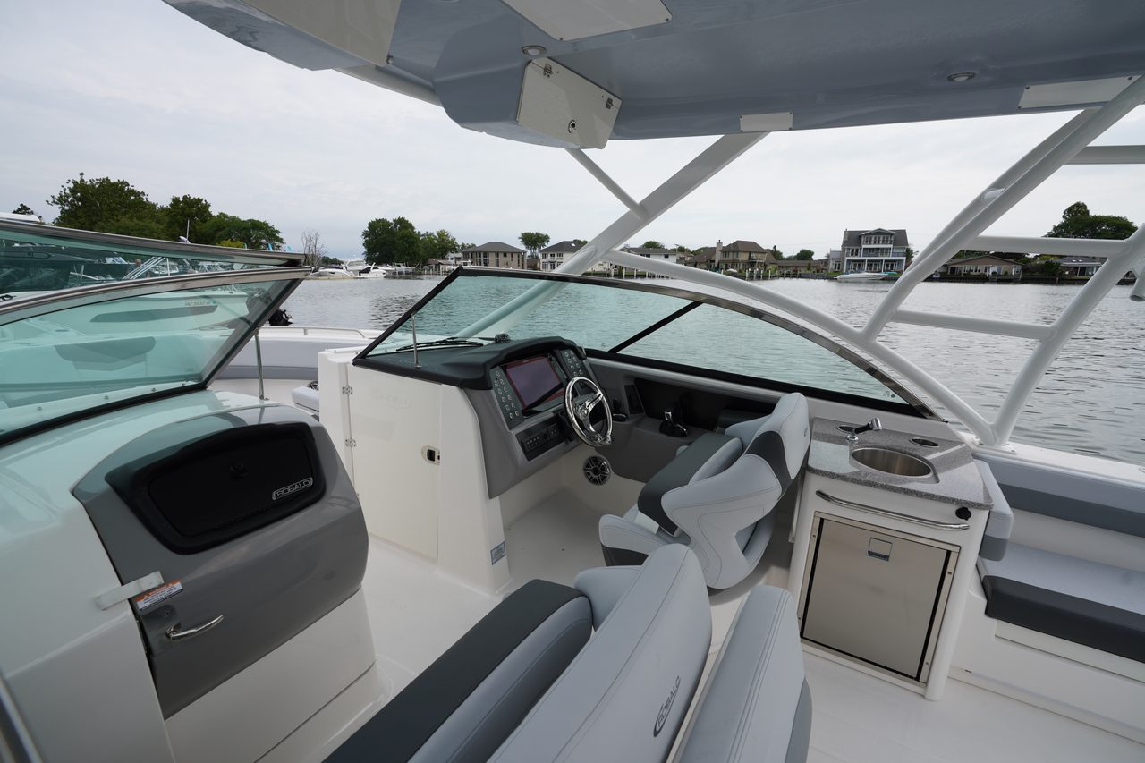 Slide: The Image of Robalo R317 Dual Console 2025 - 22