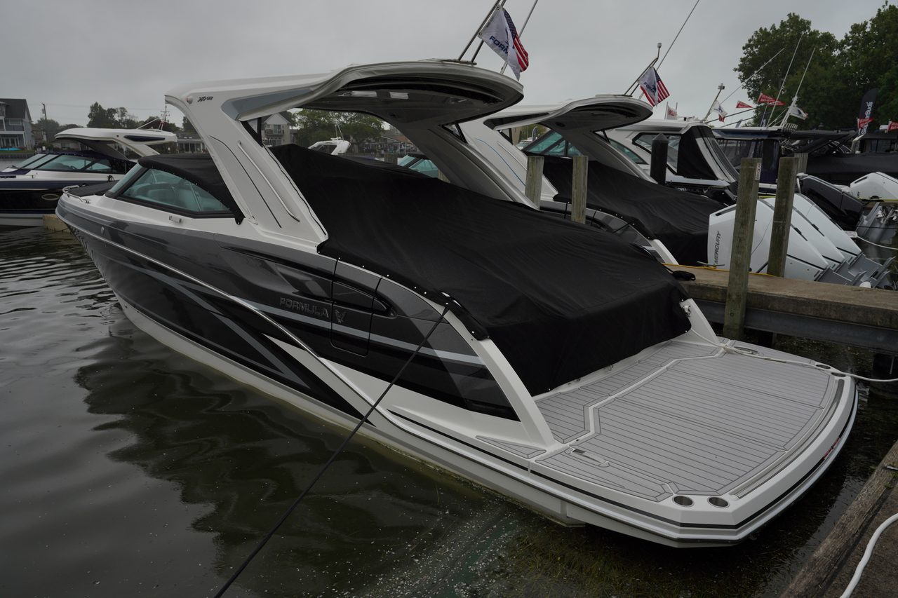 Slide: The Image of Formula 360 Crossover Bowrider I/O 2027 - 85