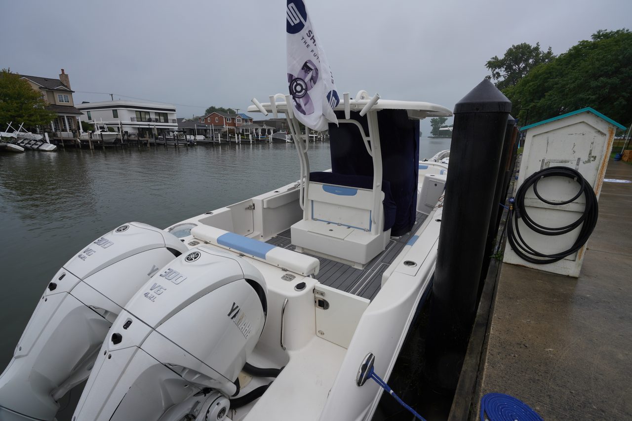 Slide: The Image of Robalo R317 Dual Console 2025 - 31