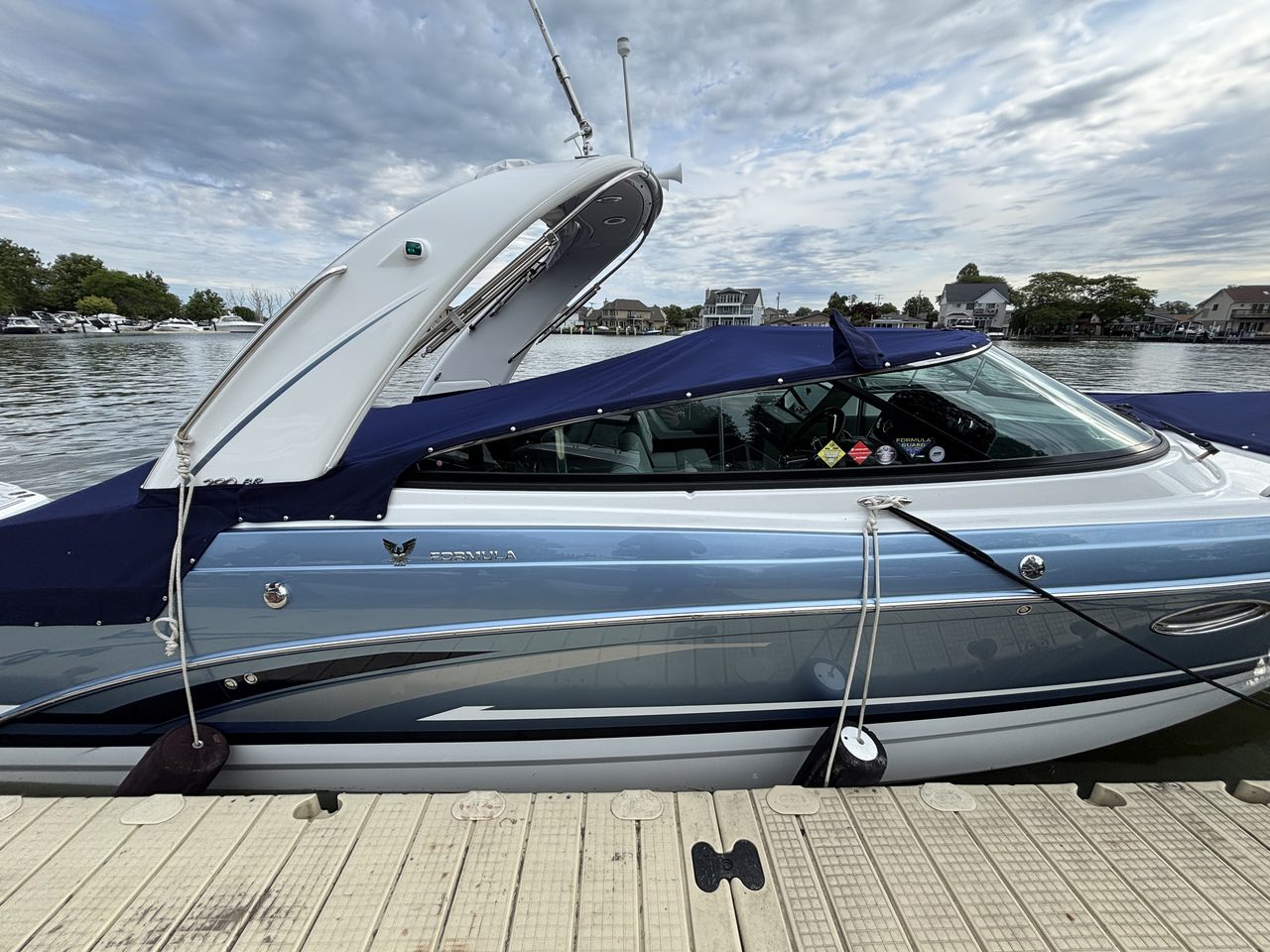 Slide: The Image of Formula 330 Crossover Bowrider I/O 2027 - 66