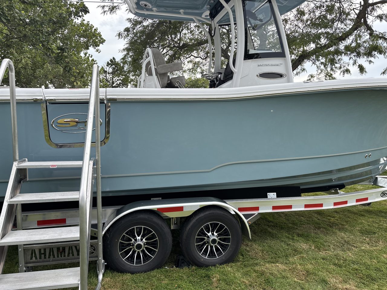 Slide: The Image of Sea Hunt Ultra 265 - 1