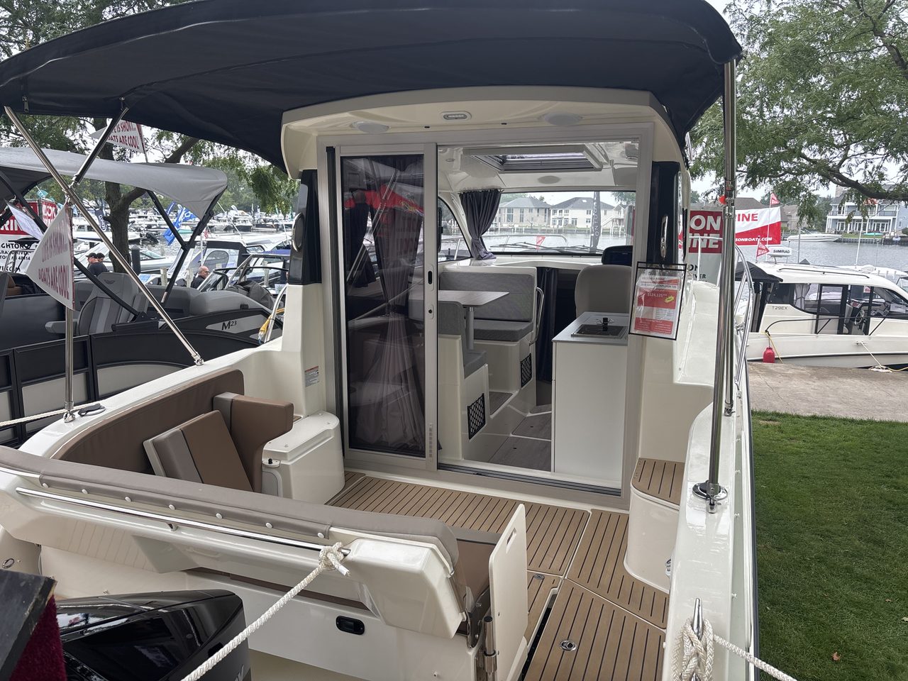 Slide: The Image of Bayliner Explorer T25 2024 - 1
