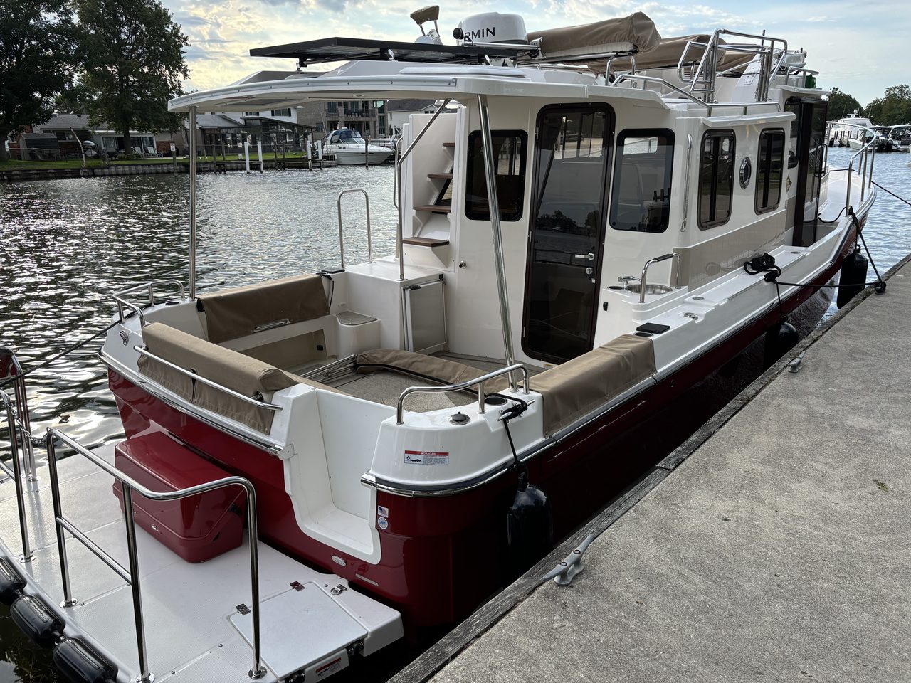 Slide: The Image of Ranger Tugs R31S - 3