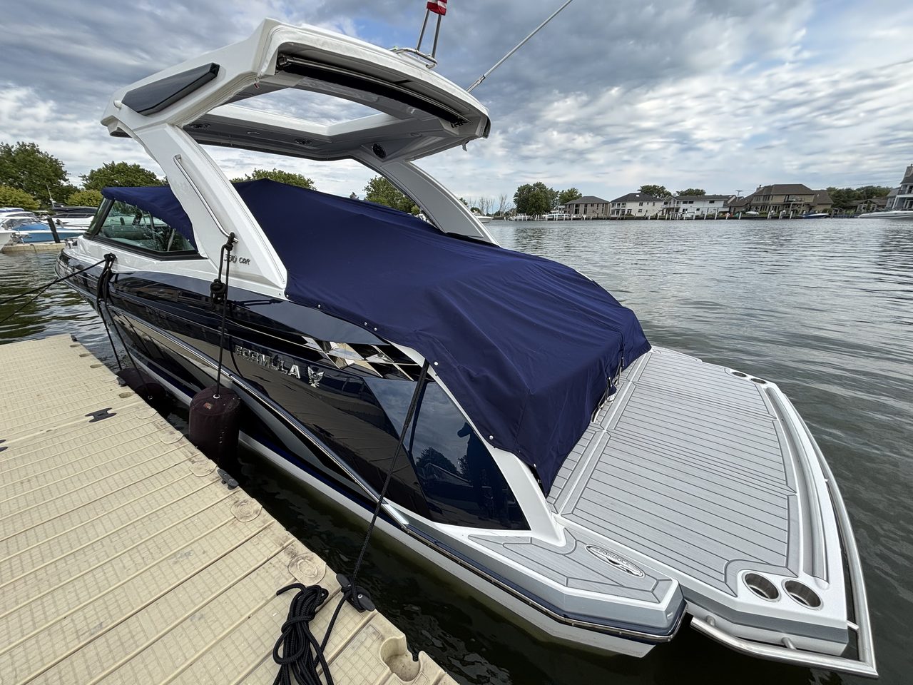 Slide: The Image of Formula 360 Crossover Bowrider I/O 2027 - 90
