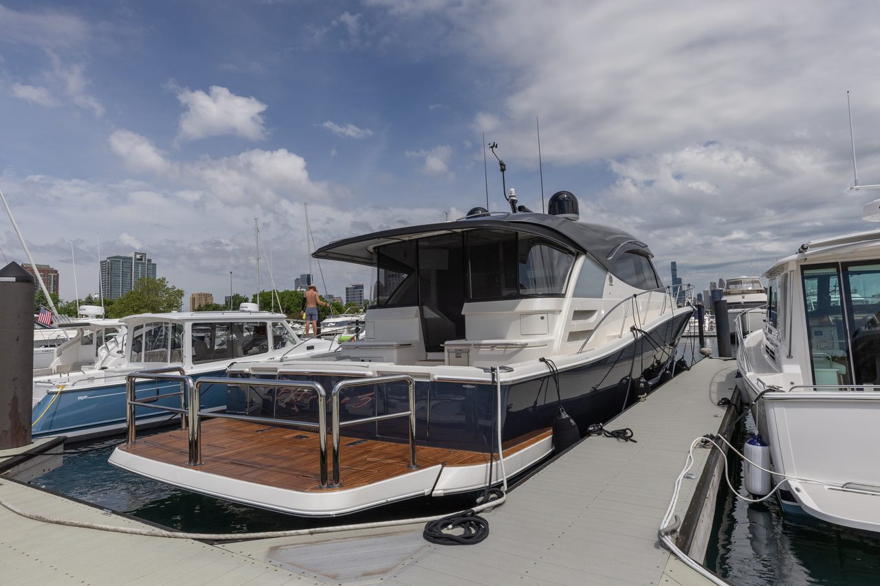 Slide: The Image of Riviera 6000 Sport Yacht - 4