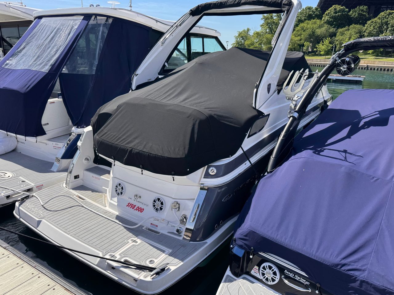 Slide: The Image of Regal 28 Express 2025 - 35