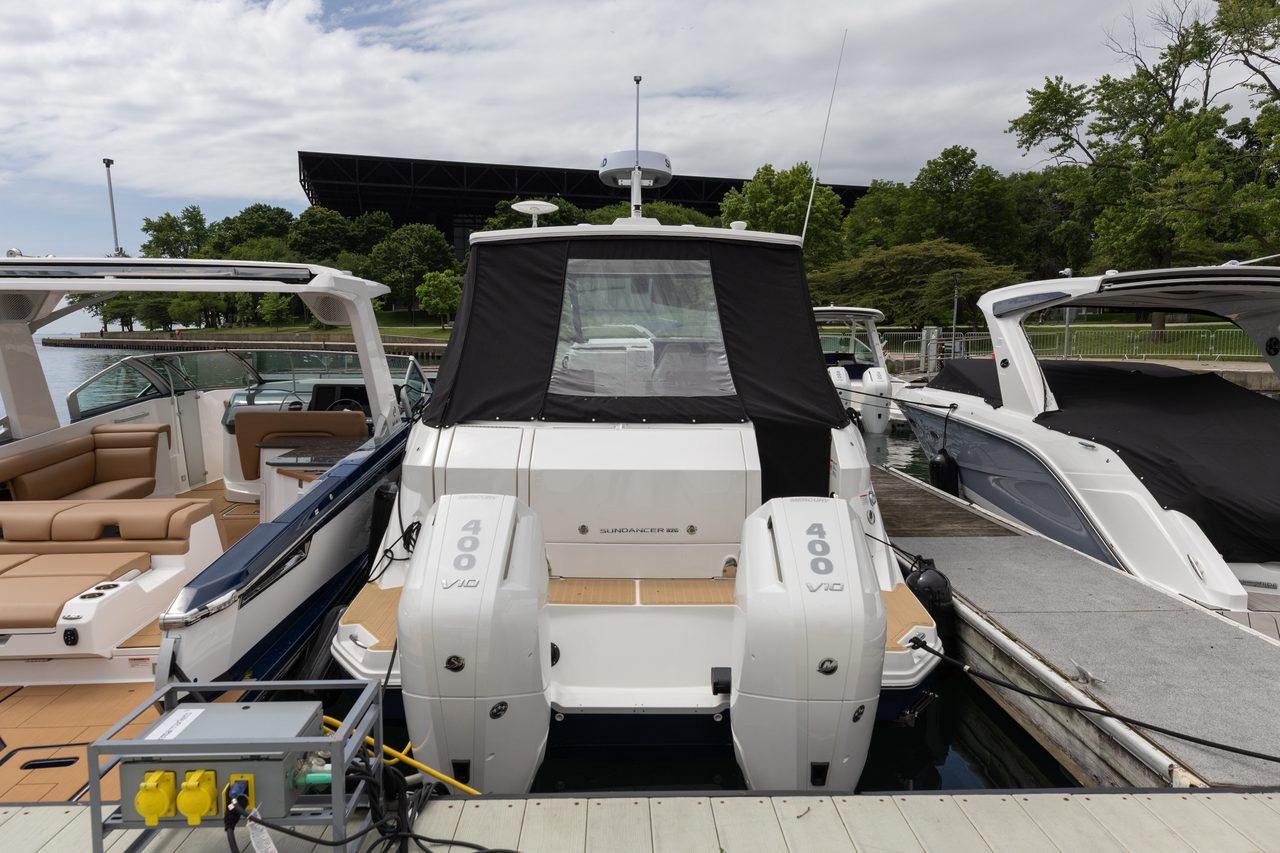 Slide: The Image of Sea Ray Sundancer 320 Outboard 2026 - 27