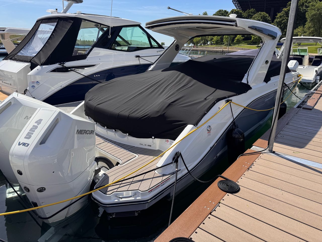 Slide: The Image of Sea Ray SLX 310 Outboard 2026 - 78