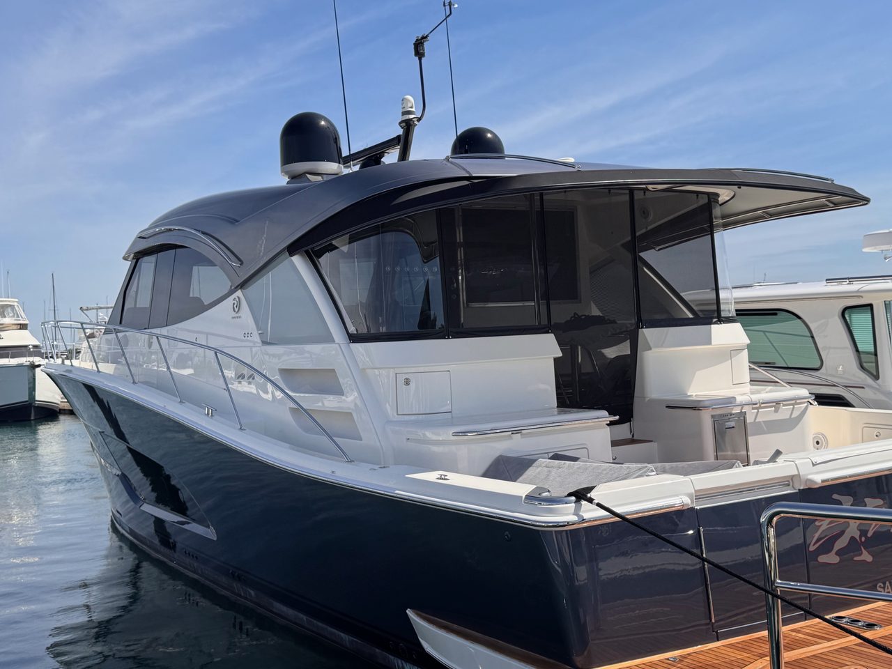 The Image of Riviera 6000 Sport Yacht - 0