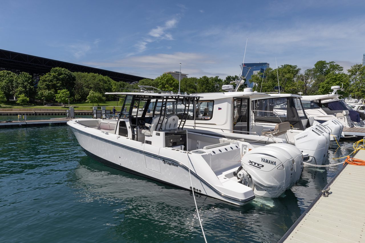 Slide: The Image of Edgewater 340CC 2025 - 43