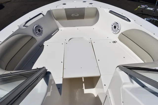 Slide: The Image of Key West Boats 203 DFS Dual Console 2021 - 27